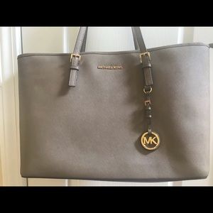 Michael Kors Large Jet Set Travel Bag